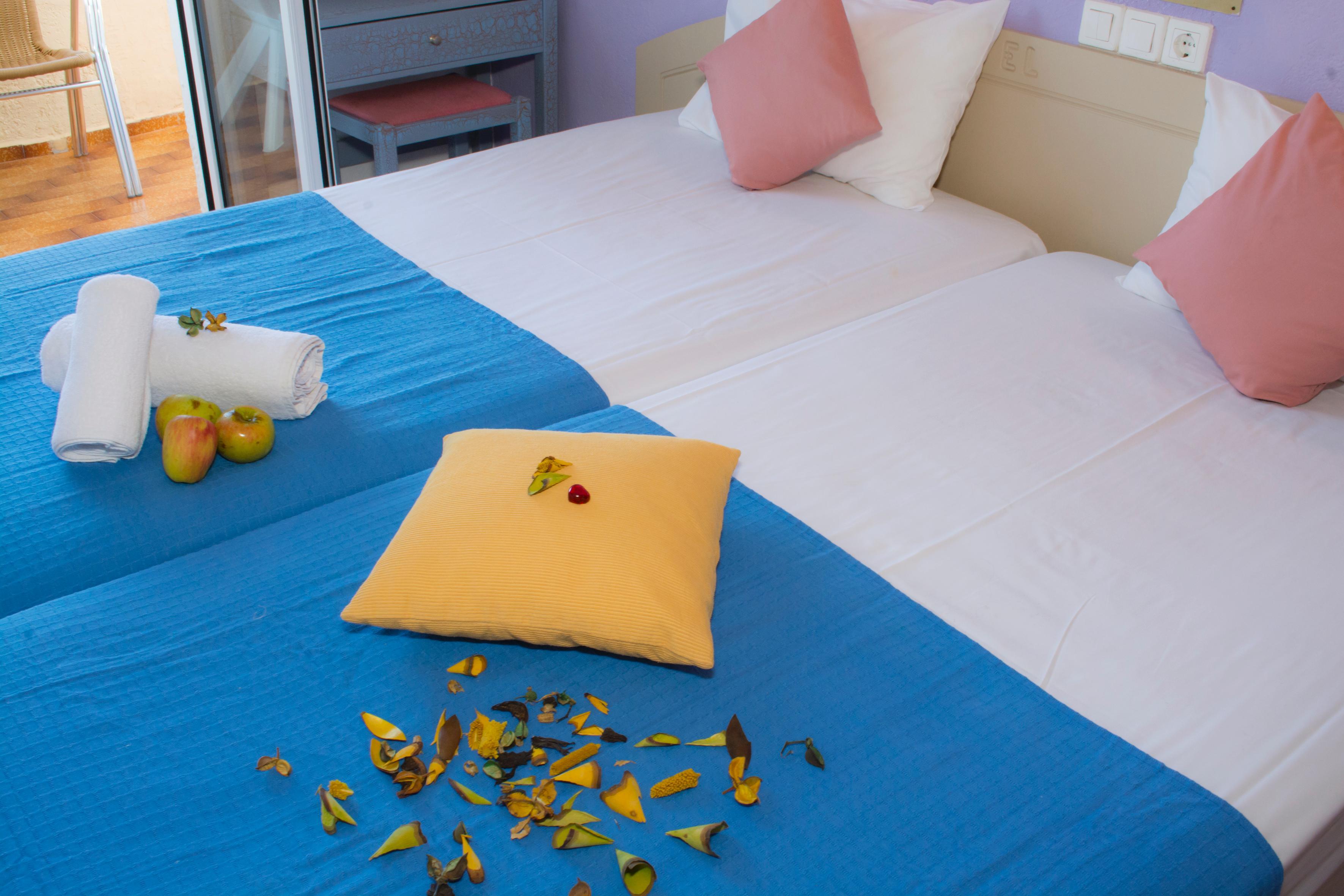 Nikos Hotel มาเลีย ภายนอก รูปภาพ