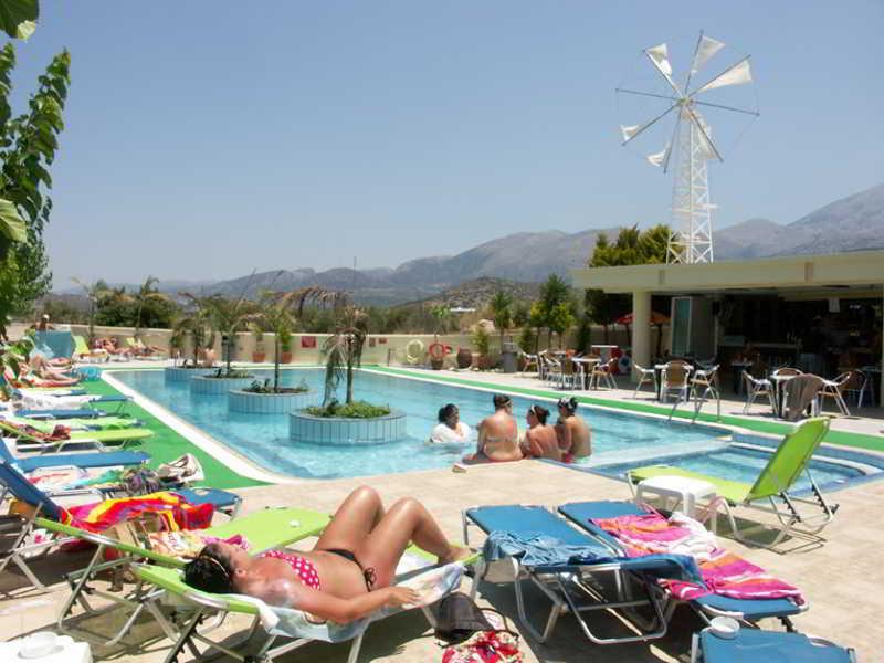 Nikos Hotel มาเลีย ภายนอก รูปภาพ