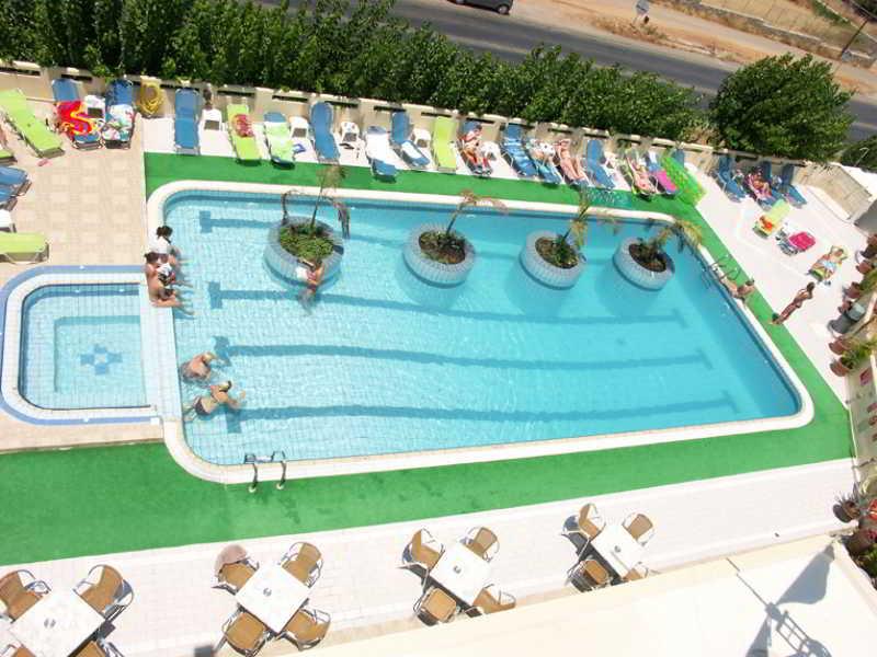 Nikos Hotel มาเลีย ภายนอก รูปภาพ